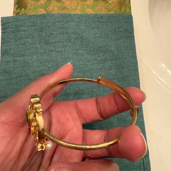Elegant Gold and Green Bangle adjustable Bracelet - Picture 6 of 6
